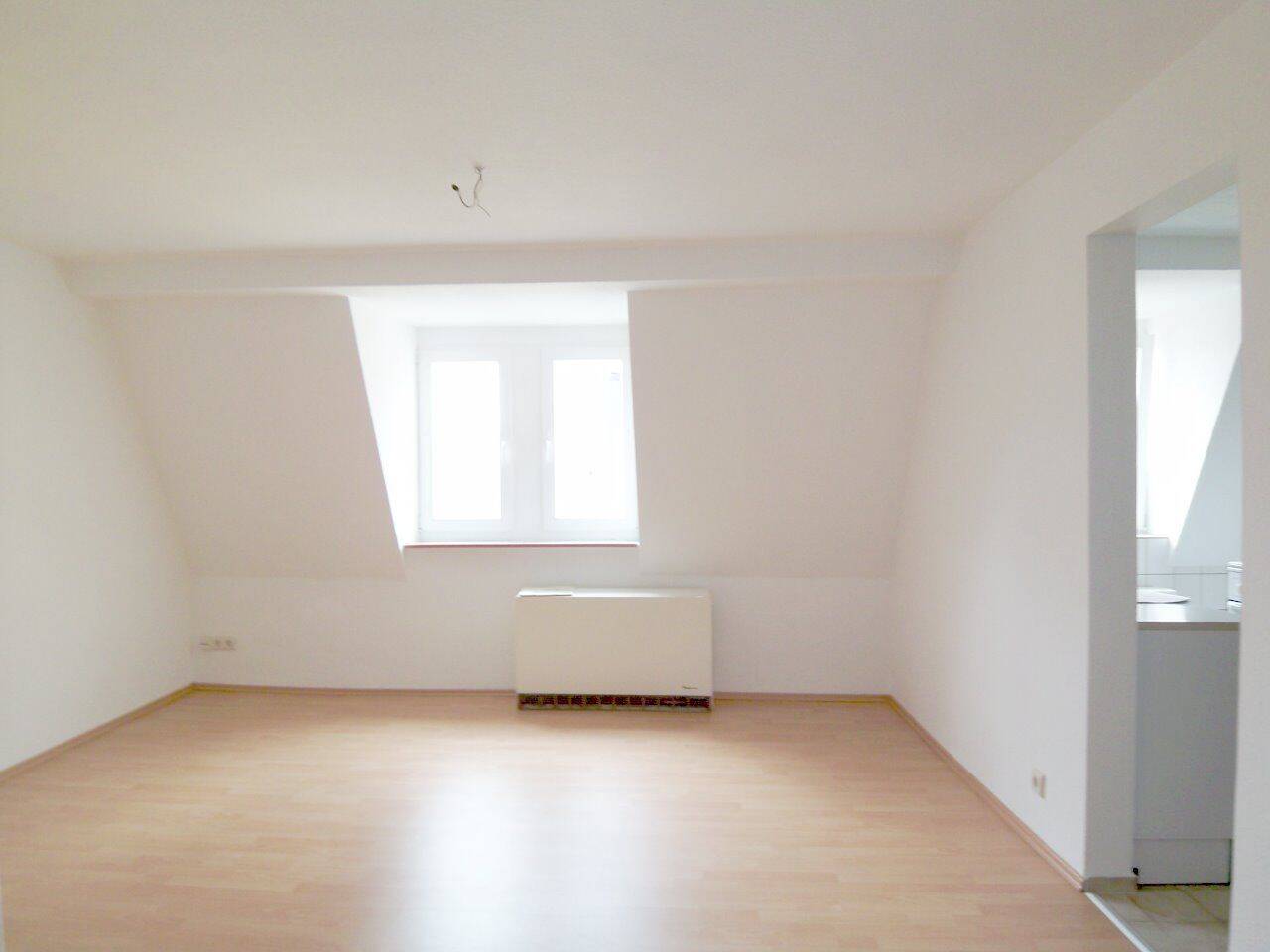 Moderne 1-Raum-Single-DG-Wohnung in der Altstadt von Bautzen – Bautzen – Vorschaubild 3