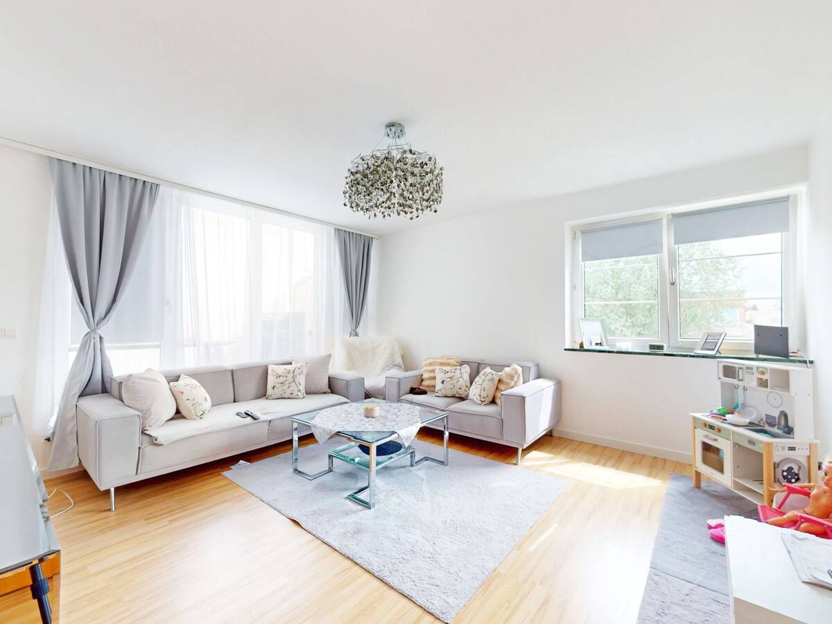 Helle 4-Zimmer-DG-Wohnung mit idealem Grundriss in grüner Lage! – 12349 Berlin – Bild 1 von 8