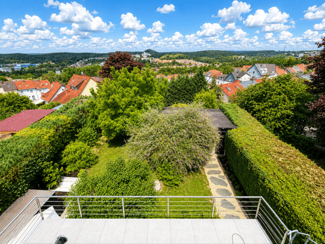 Wohnen auf höchstem Niveau - Einfamilienhaus mit Einliegerwohnung, Pool und Fernsicht in Waldrandlage – Saarbrücken – Vorschaubild 9