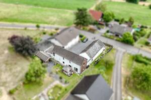 Einfamilienhaus mit ca. 105 m² Wohnfläche, 6 Zimmern und 613 m² Grundstück in Quirrenbach – 53639 Königswinter – Vorschaubild 2