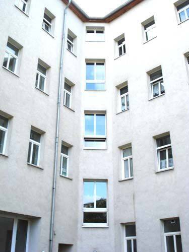 * Kleine 1,5-Zimmer mit Laminat, EBK, Wannenbad und Aufzug in Zentrumsnähe zum Toppreis! * – Chemnitz – Vorschaubild 3