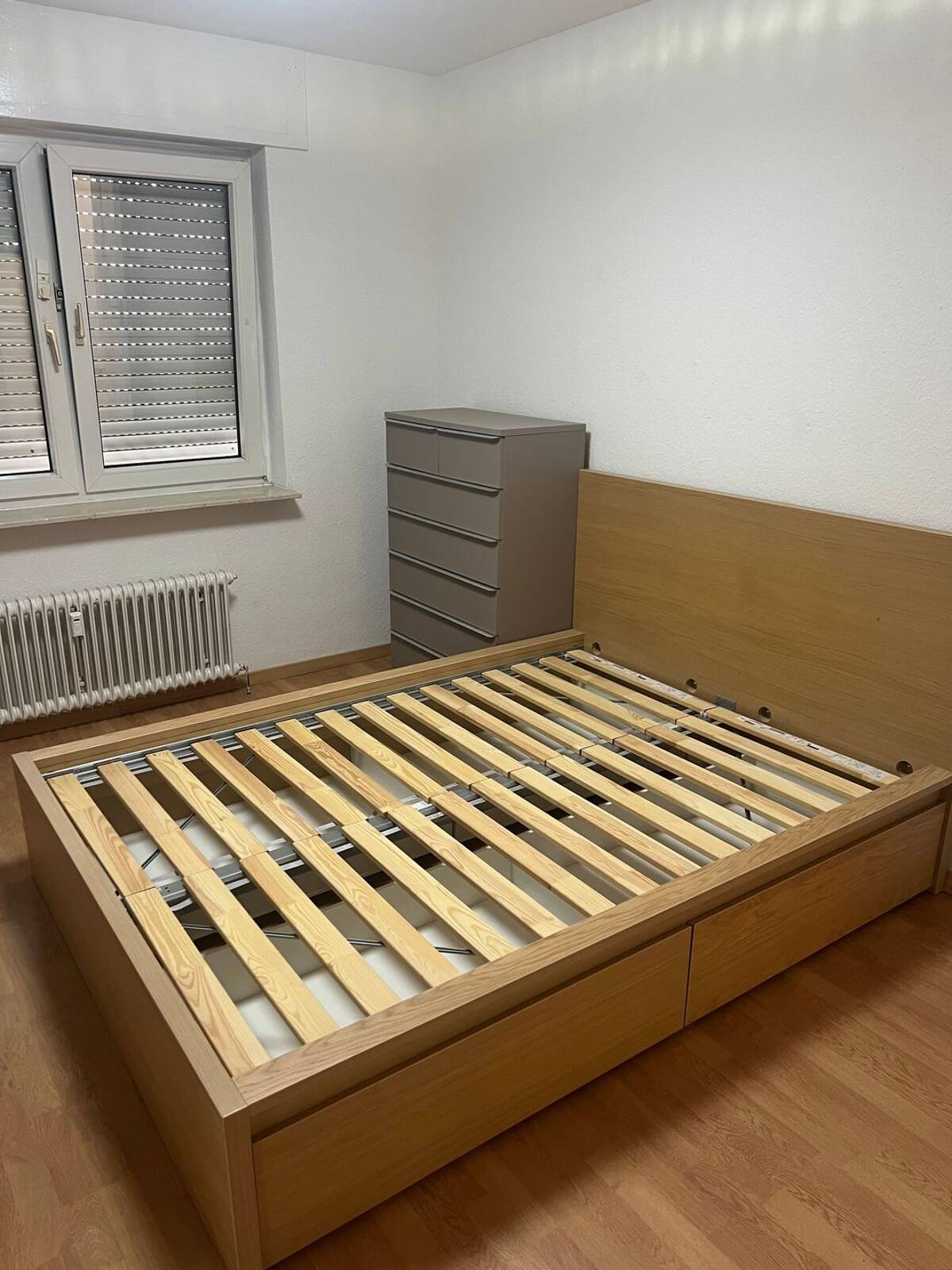 WG Zimmer an Studentin/ Auszubildende – 60386 Frankfurt am Main – Bild 1 von 2