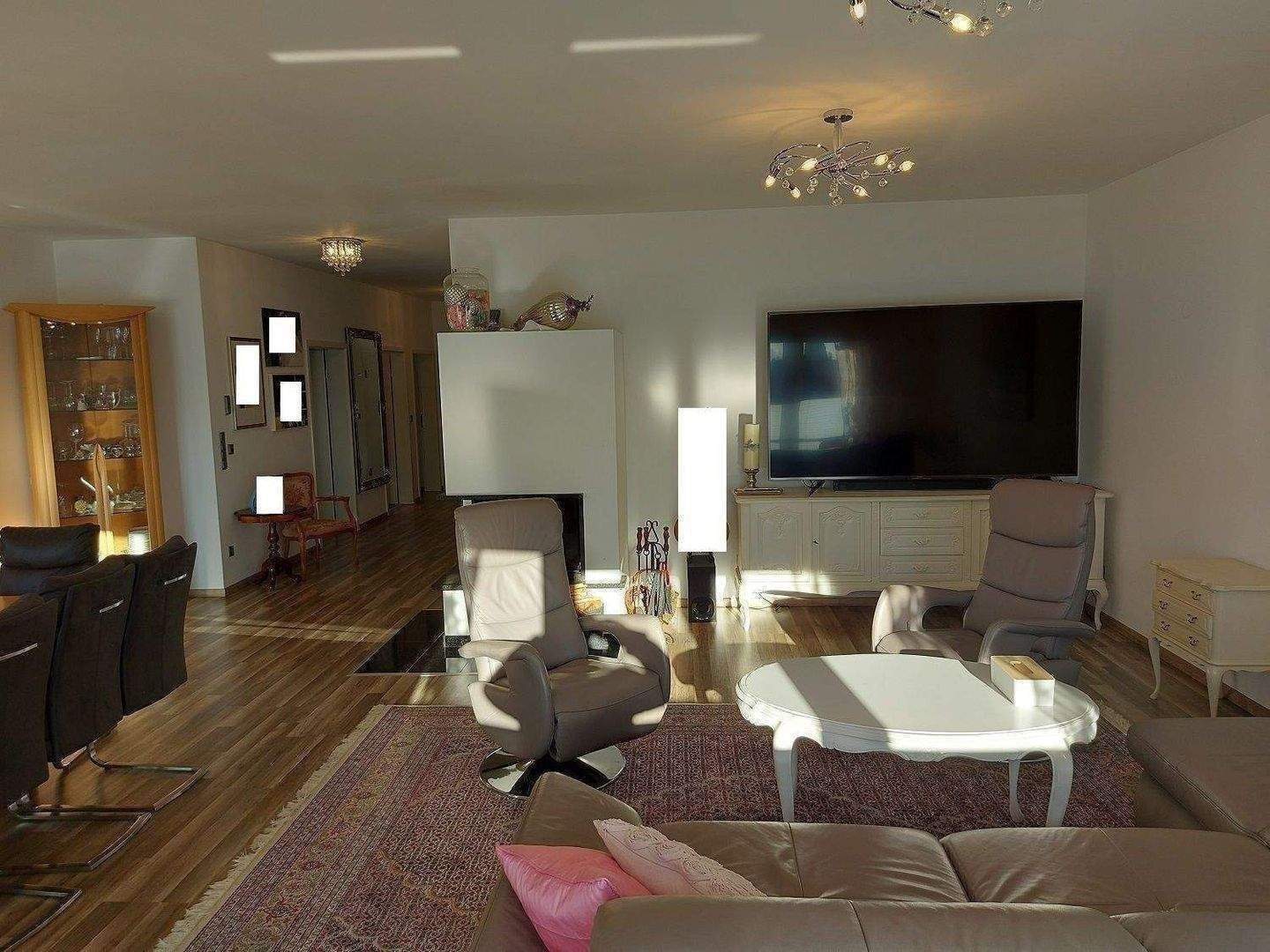Schöne, große 4 Zimmerwohnung im 1 OG mit Kamin in Paderborn- Schloß Neuhaus, Baujahr 2015 – Paderborn – Vorschaubild 3