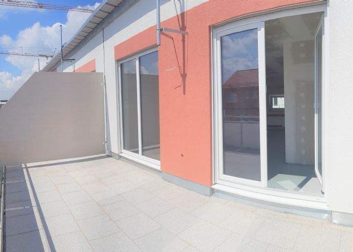 Großzügiges schönes Reihenmittelhaus mit Dachterrasse, Keller, Garten und zwei Stellplätze und optional Garage – Adelsdorf – Vorschaubild 5