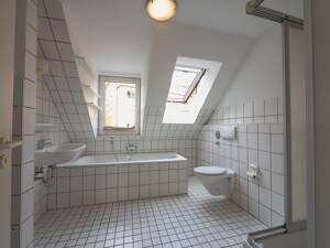 Gemütliche Dachwohnung mit ausgebauter Zusatzfläche im 2.DG (insgesamt ca. 61m²) – 70178 Stuttgart – Vorschaubild 6