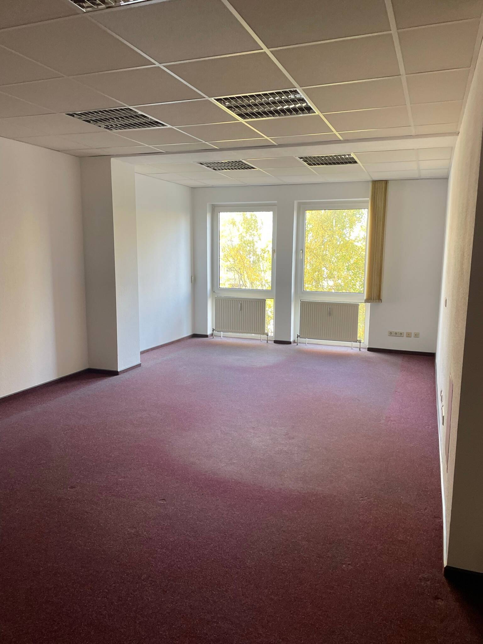 GROßZÜGIGE BÜROFLÄCHEN IN CHEMNITZER INNENSTADT IN MODERNISIERTEM GEWERBEOBJEKT – Chemnitz – Vorschaubild 4