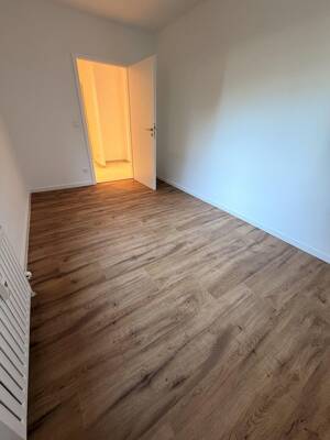 Lichtdurchfluteter Wohntraum in Köln Weiden - Großzügige 3-Zimmer-Wohnung mit Balkon – 50858 Köln – Vorschaubild 4