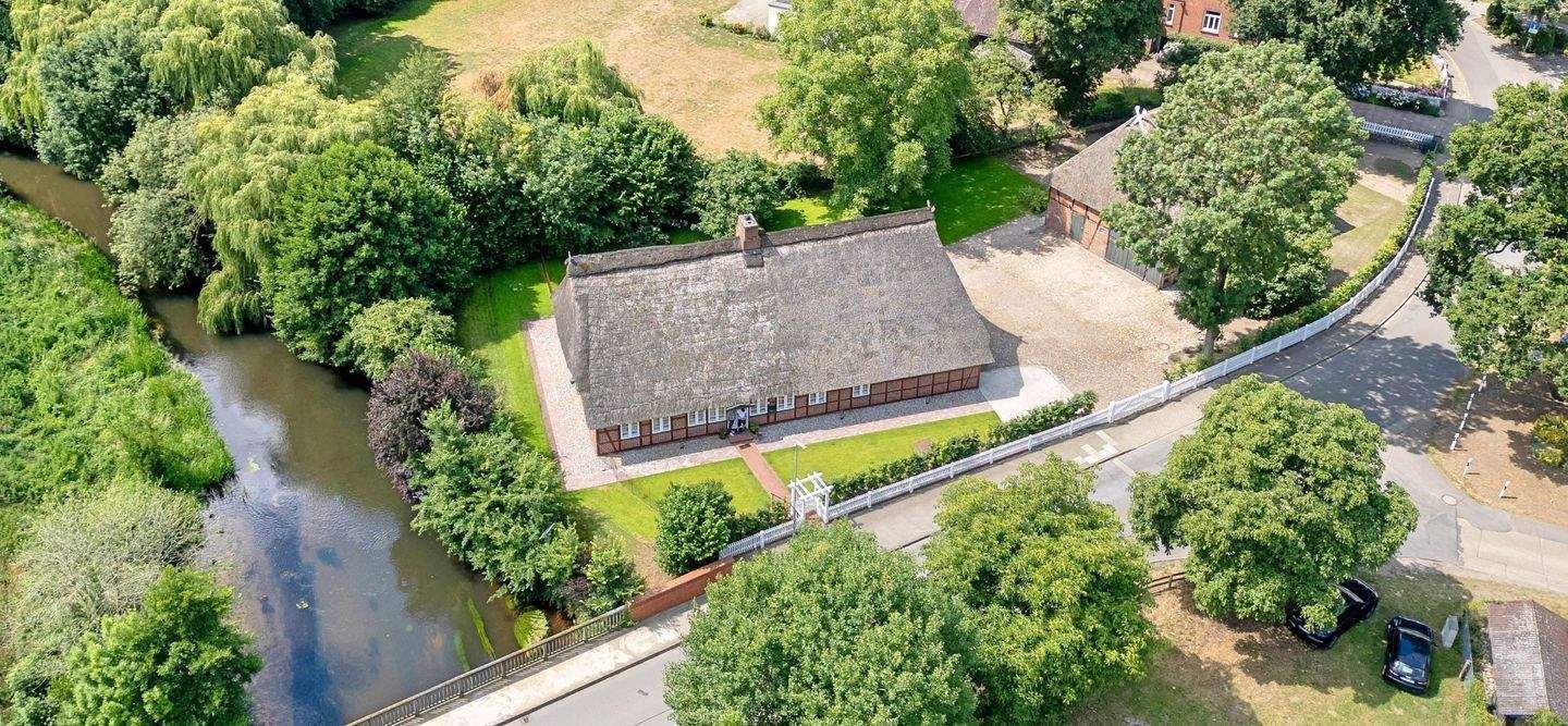 Direkte Wasserlage: Luxuriöses Reetdach-Fachwerk-Idyll – Winsen (Luhe) – Vorschaubild 3