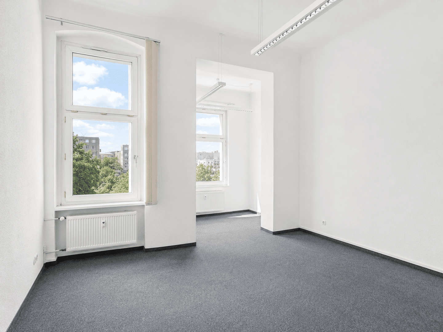 Großzügige Altbaueinheit mit sehr hohen Decken und Entwicklungspotenzial in ruhiger, zentraler Lage – Berlin – Vorschaubild 7