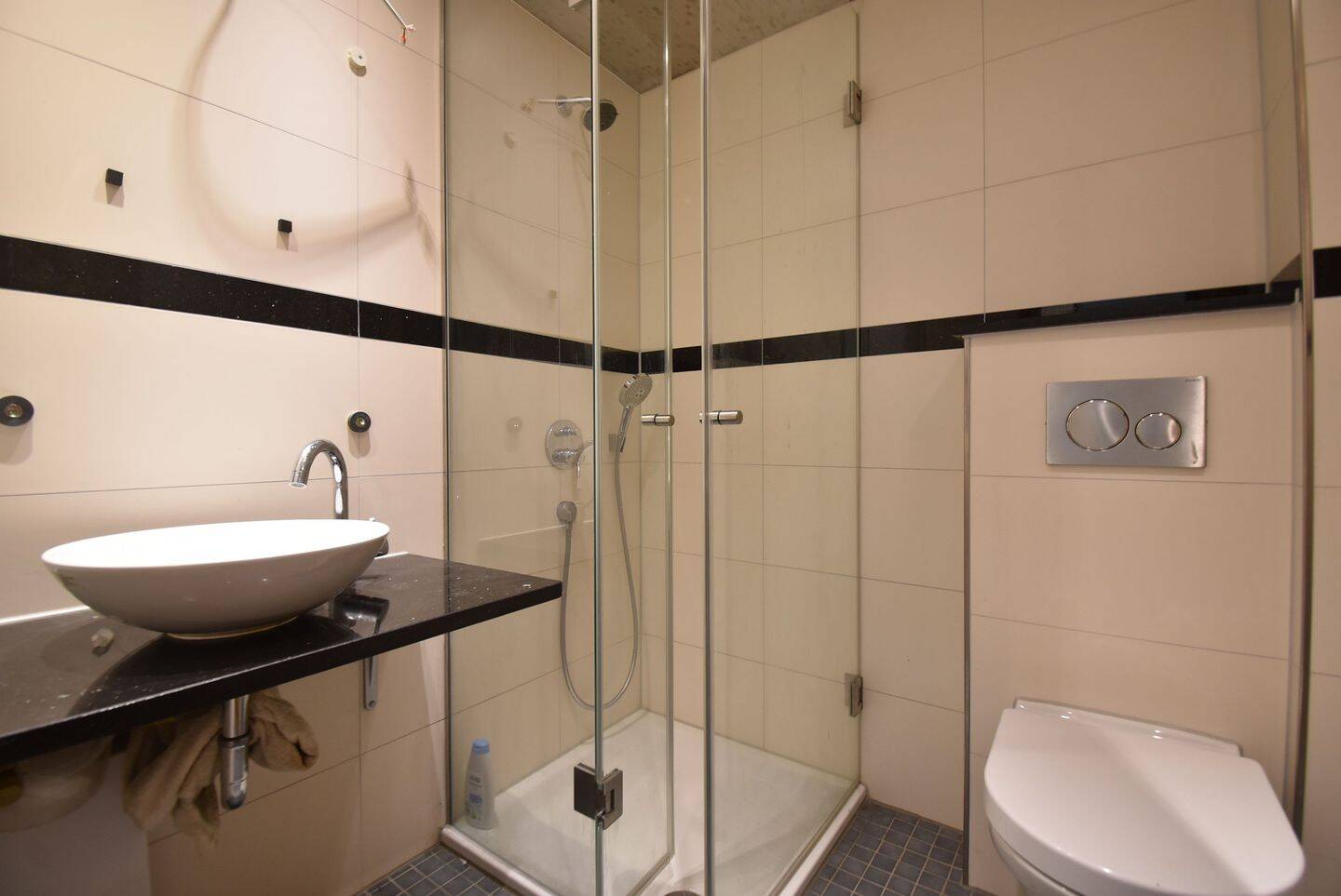 Mitten in D-Altstadt! Modernes Apartment mit Balkon – Düsseldorf – Vorschaubild 3