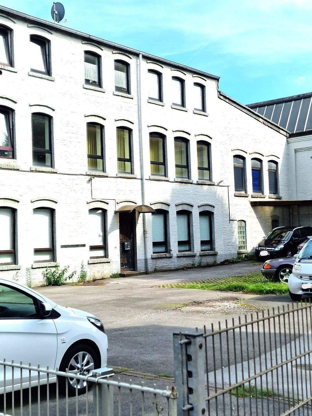 IMWRC – All in one! Langerfeld bietet Wohn- und Gewerbekomplex mit hohem Nutzungspotential! – Wuppertal – Bild 1 von 9