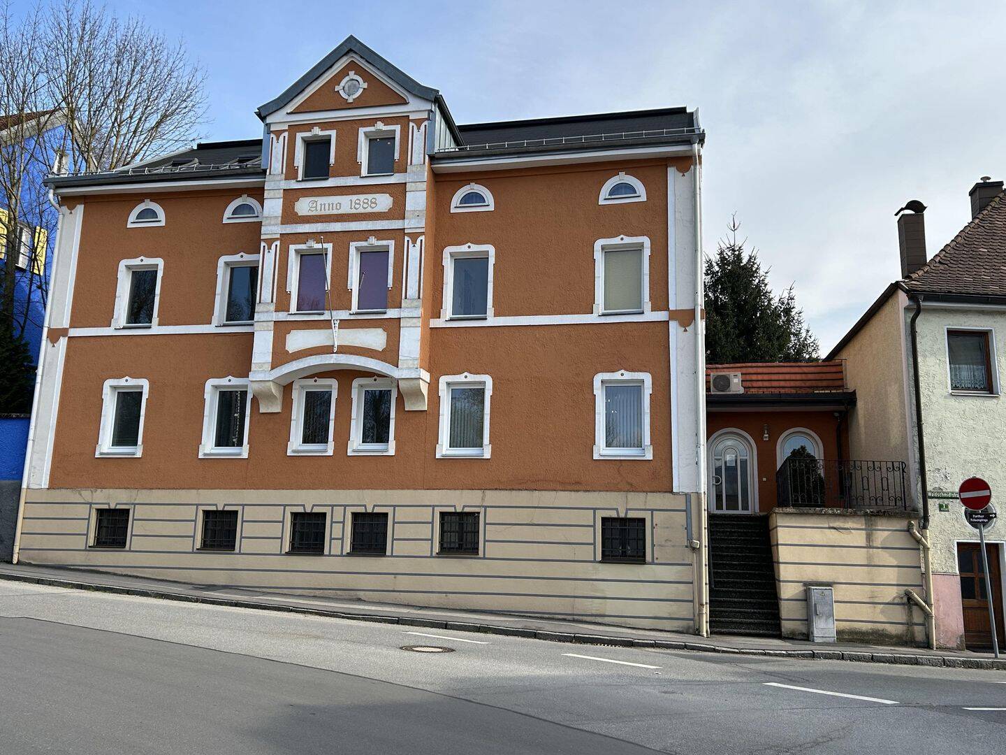 Mehrfamilienhaus mit Gewerbe zu verkaufen! – Furth im Wald – Bild 1 von 2