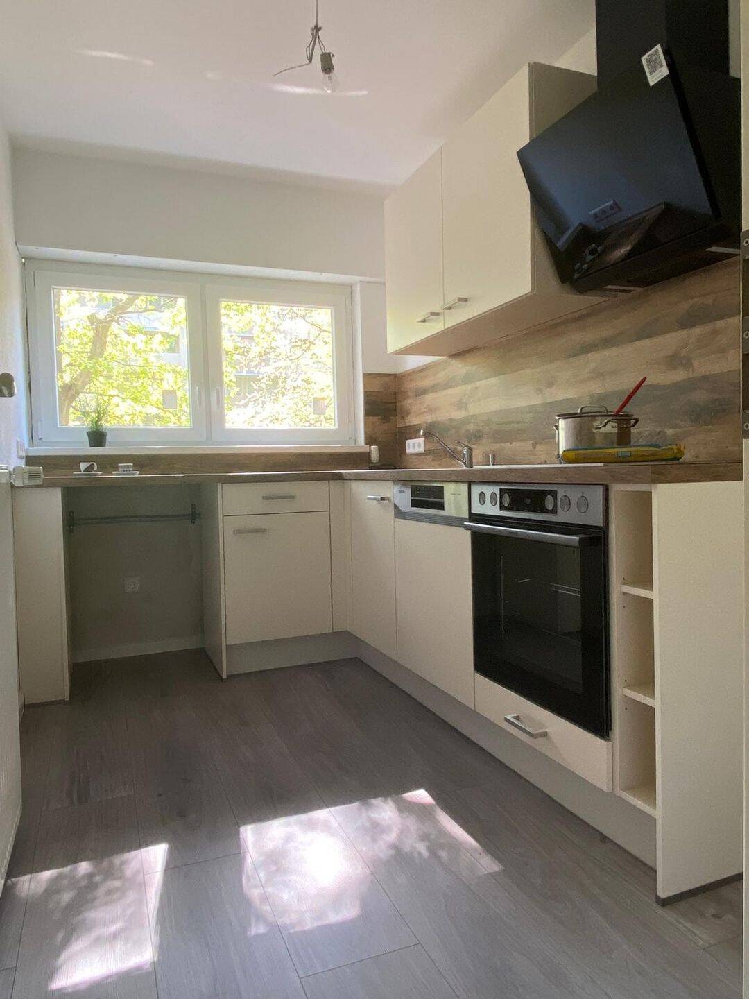 Frisch renoviertes Wohlfühldomizil mit eigener Terrasse im Grünen! (70qm) – Karlsruhe – Vorschaubild 2