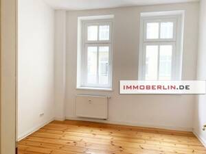 IMMOBERLIN.DE - Schöne Stuck-Altbauwohnung mit Südbalkon in ruhiger Kiezlage – 10243 Berlin – Vorschaubild 5