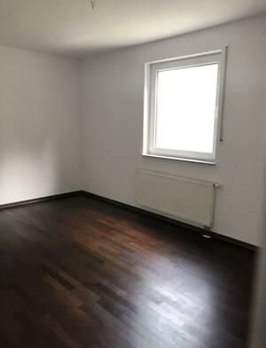 Elegante 3-Zimmer-Wohnung im Herzen Paderborns mit Balkon, Tiefgarage und hochwertiger Ausstattung. – 33102 Paderborn – Vorschaubild 2