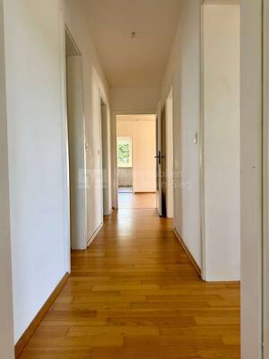 4-Zimmerwohnung mit ca. 620 qm eigenem Gartenparadies und Garage in Köln-Holweide! – 51067 Köln – Vorschaubild 6