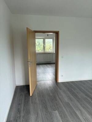 Renovierte 2 Zimmer Wohnung in Gelsenkirchen zu vermieten – 45899 Gelsenkirchen – Vorschaubild 3