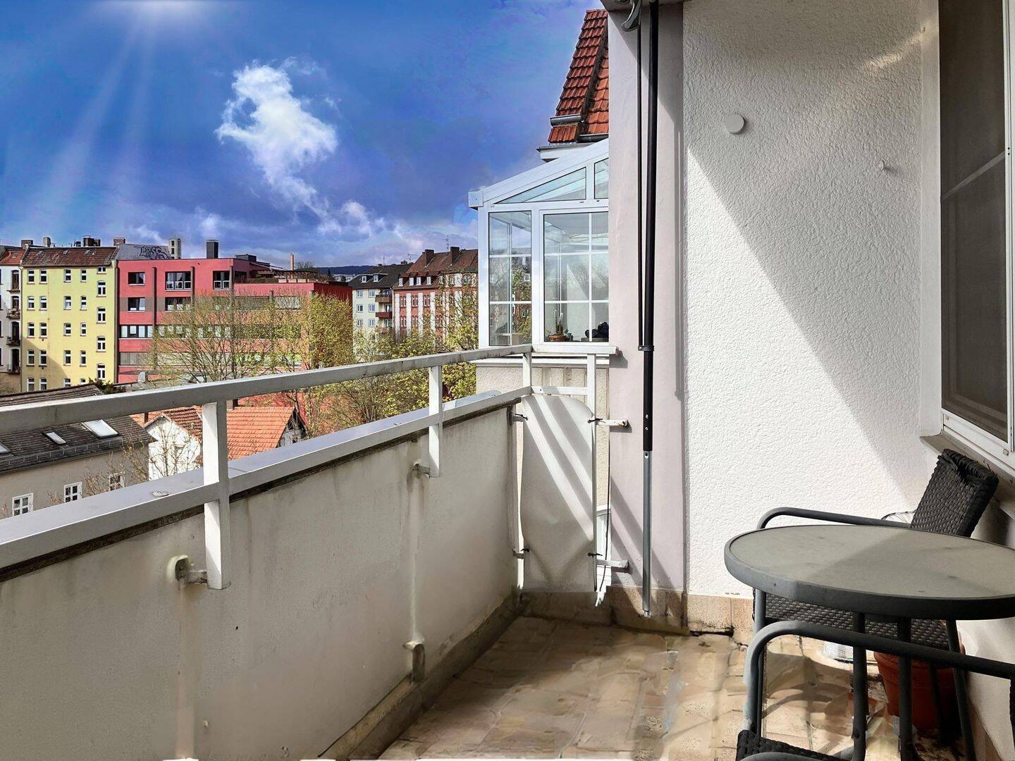 Voll möblierte 3-Zimmerwohnung mit Loggia in Toplage von Kassel-Süd