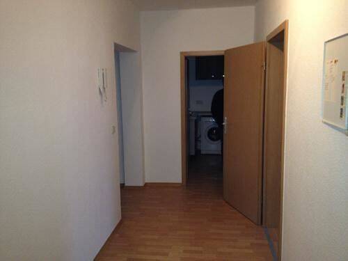 Großzügige 3-Zimmer mit Abstellraum, Laminat, Riesenküche, EBK und Wannenbad in uninaher Lage!! – Chemnitz – Vorschaubild 9