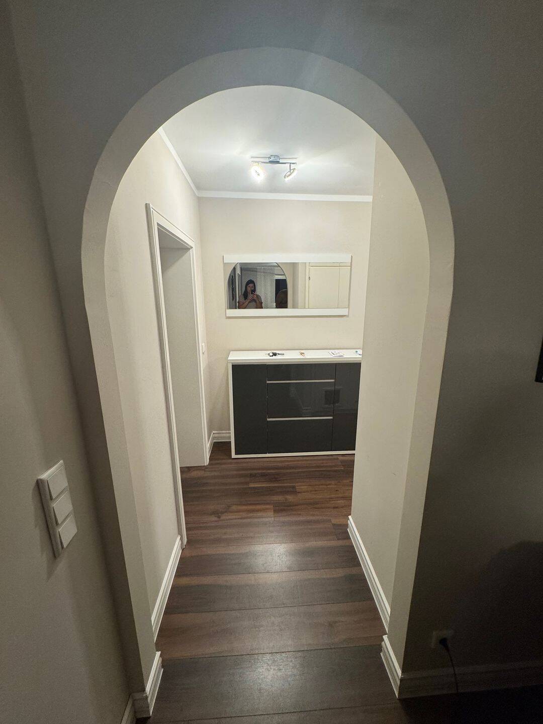 Stilvoll möblierte 2,5 Zimmer Wohnung mit Balkon in Nürnberg – Nürnberg – Vorschaubild 7