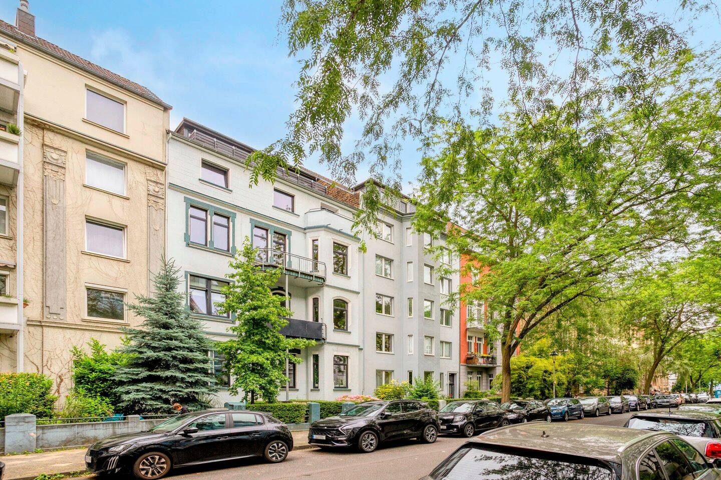 Altbaujuwel nahe Nordstraße - ruhig gelegen und mit hohem Potenzial zur persönlichen Entfaltung – Düsseldorf – Vorschaubild 2