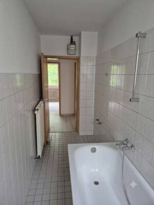 Gemütlich & grün: Helle 2-Zimmer-Wohnung mit Tageslichtbad in Essen-Holsterhausen – 45147 Essen – Vorschaubild 8