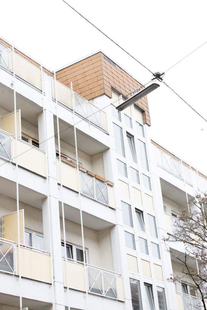2-Zimmer-Wohnung mit Balkon & Tiefgarage in begehrter Weststadtlage – Karlsruhe – Bild 1 von 7