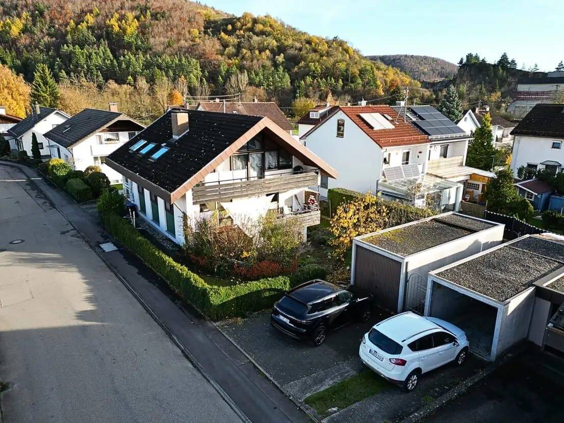 Kapitalanlage mit Zukunft! Einfamilienhaus mit 3 vermieteten Wohneinheiten! – Schelklingen – Vorschaubild 4
