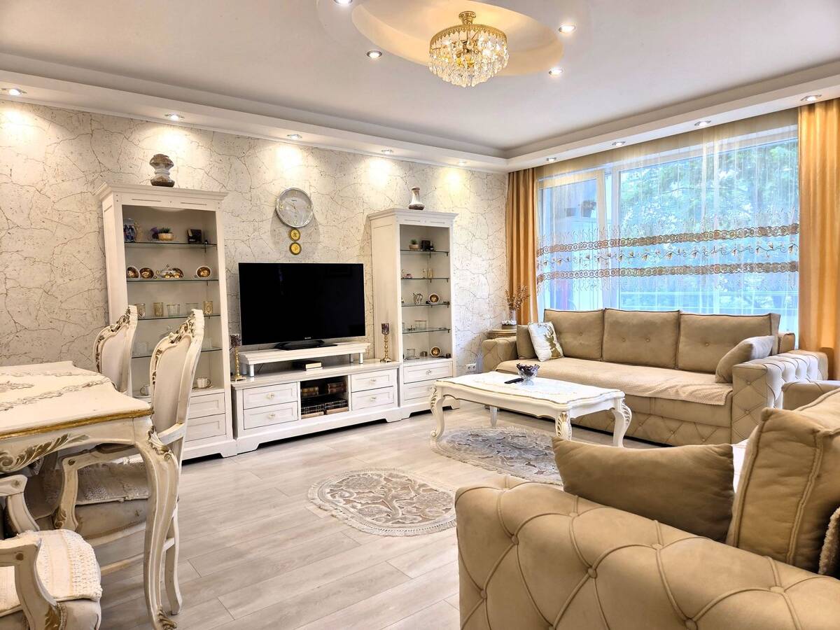 Sanierte 3-Zimmer-Wohnung mit Balkon und Stellplatz – 13409 Berlin – Bild 1 von 9