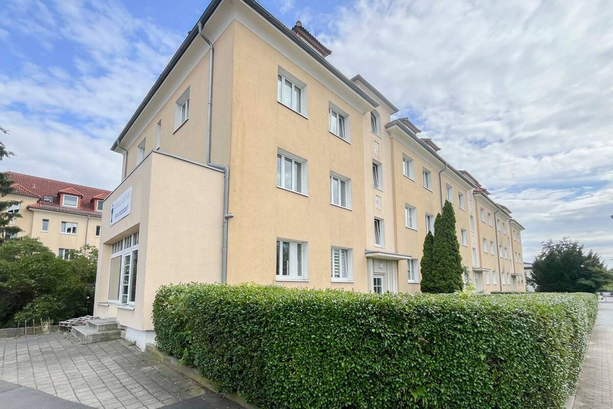 Bezugsfreie 2-Zi.-Wohnung mit Balkon und Tageslichtbad in DD-Seidnitz – 1237 Dresden – Bild 1 von 9