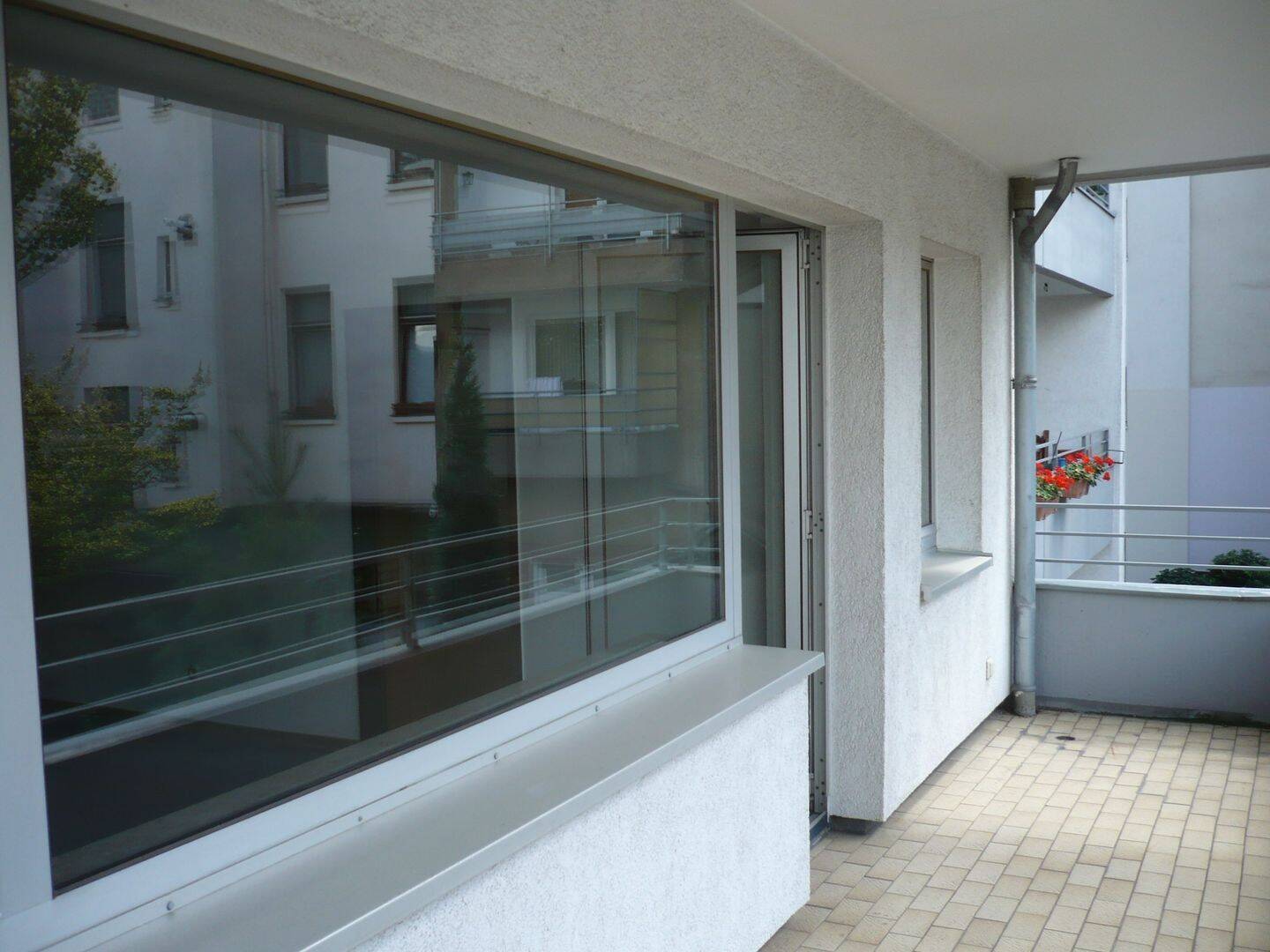 Ruhige, zentrale Wohnung mit Balkon provisionsfrei – Düsseldorf – Vorschaubild 3