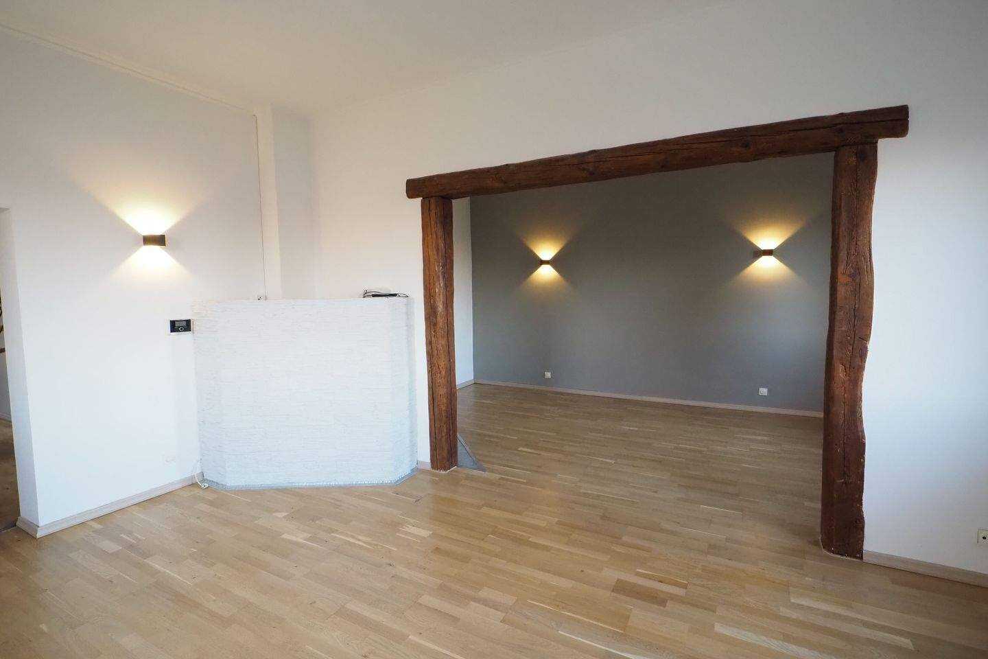 Ausgefallene Maisonettwohnung in renovierten Jugendstilhaus - offene 3 Zimmer mit hochwertiger Einbauküche im 2./3. Obergeschoss – Fürth – Vorschaubild 3