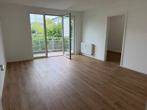 Renovierte und geräumige 4 Zimmer Wohnung in Sichtweite der Uni Düsseldorf! – 40225 Düsseldorf – Vorschaubild 2