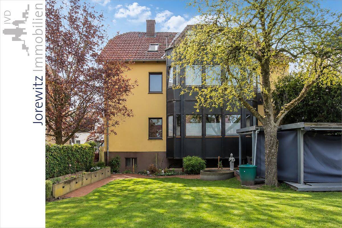 Bi-Schildesche - Nähe Johannesstift: Gepflegtes Mehrfamilienhaus mit 3 Wohneinheiten, Garten & Garage – 33611 Bielefeld – Bild 1 von 9