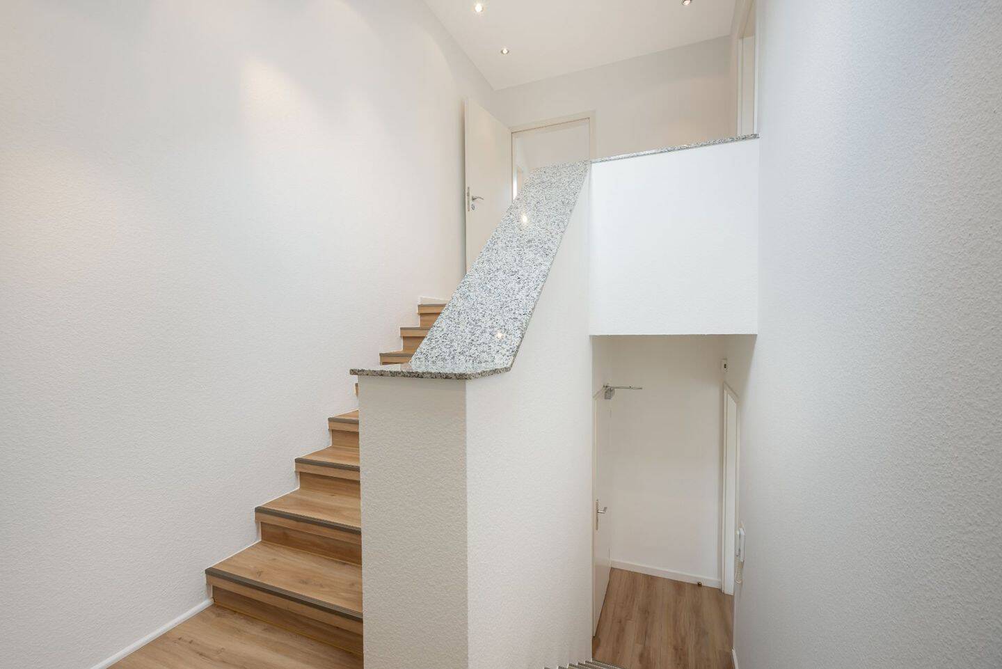 Eine DG-Maisonette über den Dächern von Düsseltal. Selten. Stilvoll. Besonders. – Düsseldorf – Vorschaubild 2