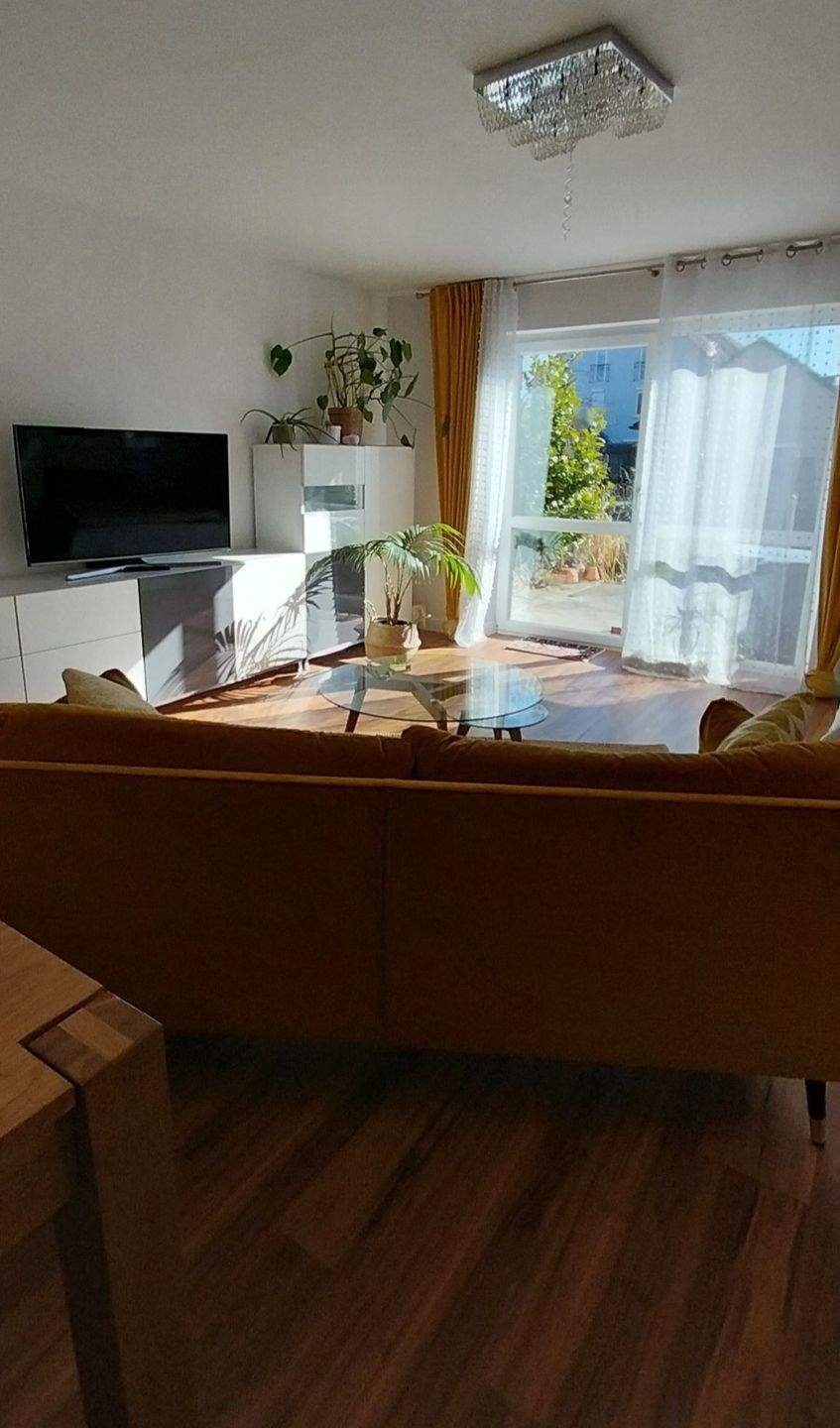 Stilvolles Studio Apartment mit Terrasse – Augsburg – Bild 1 von 9