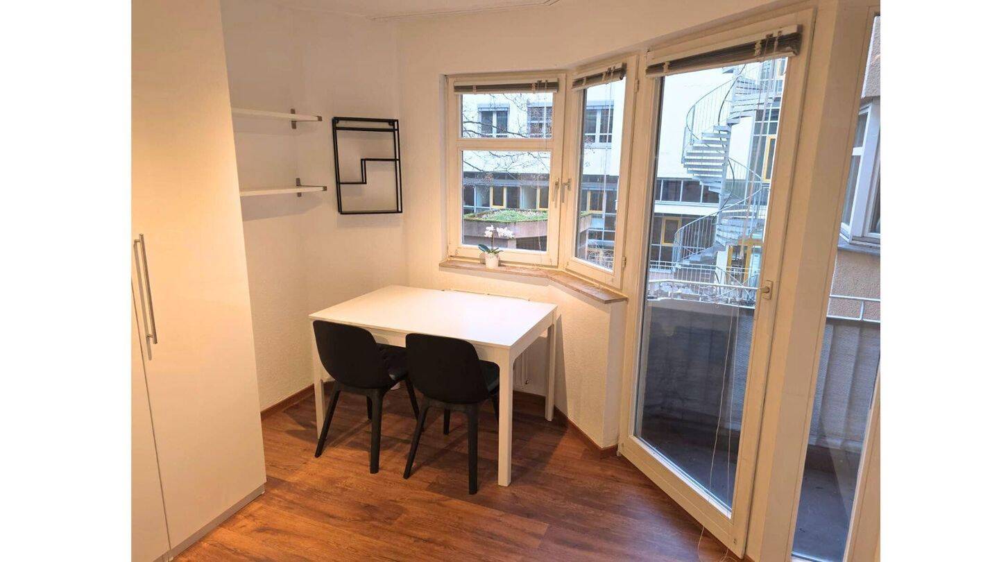 Voll möbliertes Designer-Apartment mit Balkon & TG-Stellplatz, Mannheimer Bestlage L7, direkt an Uni – Mannheim – Vorschaubild 2
