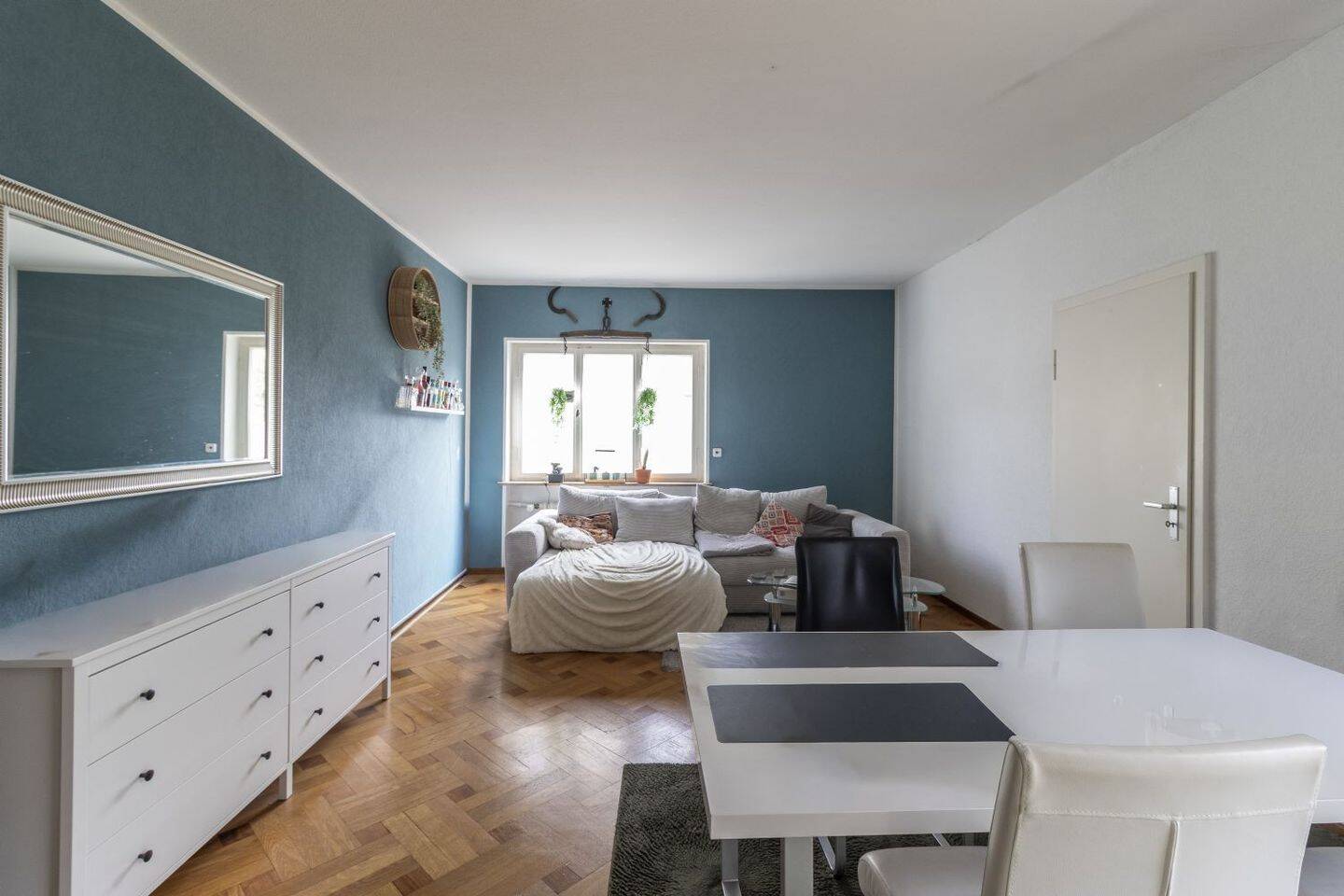 **Großzügiges Zweifamilienhaus mit Doppelgarage in attraktiver, familienfreundlicher Wohnlage** – Göppingen – Vorschaubild 3