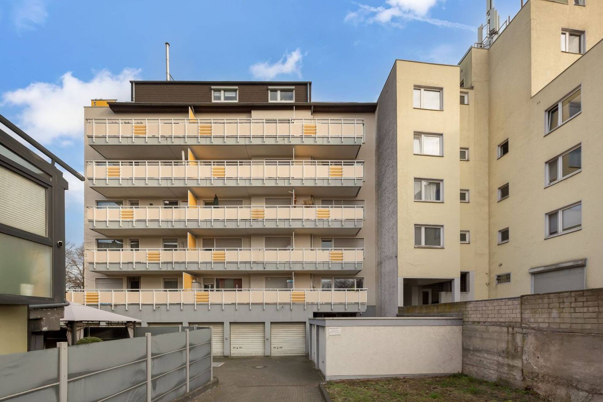 Etagenwohnung in 50735 Köln mit 83 m² kaufen