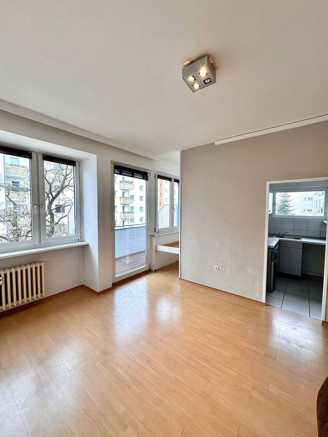 Güntzelkiez Rarität mit Balkon, Aufzug und effizientem 1,5 Zimmer Grundriss – Berlin – Vorschaubild 4