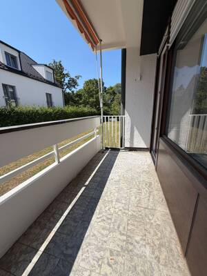 Charmante 3-Zimmer-Gartenwohnung mit sonnigen Südbalkon – 80935 München – Vorschaubild 3