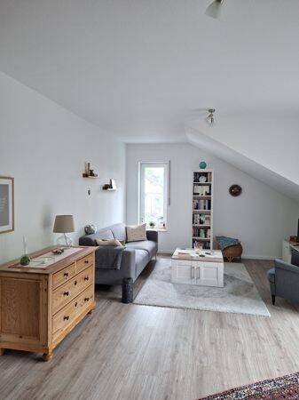 *OTT IMMOBILIEN* Hochwertige Wohnung mit Balkon.