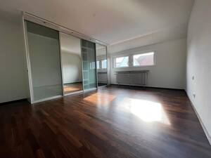 Einzigartige 5 Zimmer Wohnung mit Altbaucharme in Singen-Zentrum – 78224 Singen (Hohentwiel) – Vorschaubild 3