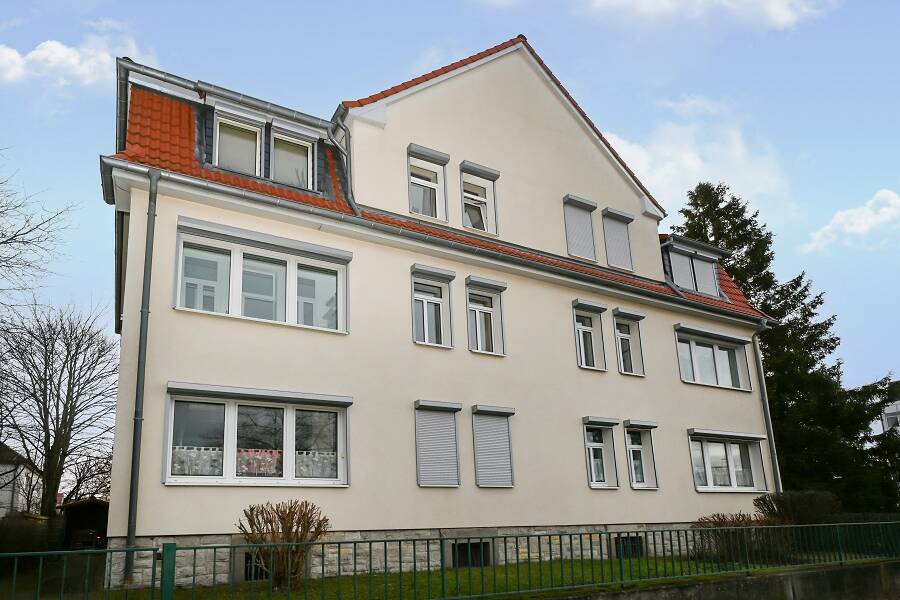 Attraktives Mehrfamilienhaus mit Baugrundstücken! – Göttingen – Bild 1 von 4