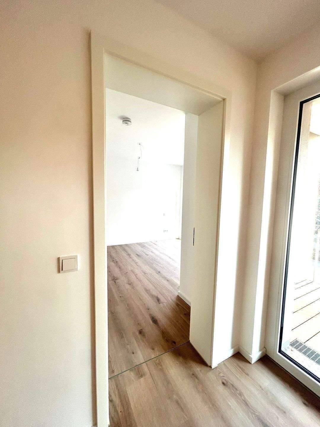 Exklusiver Neubau: 2 Zimmer-Wohnung Balkon überdacht | EBK | Abstellraum | TG – Nürnberg – Vorschaubild 9