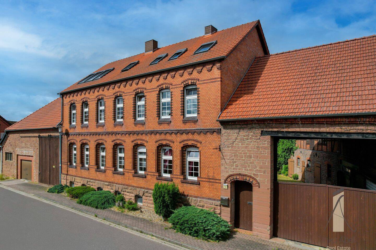 Großer Vierseitenhof für Selbstversorger, Tierhalter oder Mehrgenerationenwohnen!