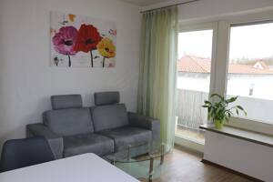 Ingolstadt, helle 2-Zimmer-Wohnung, komplett möbliert und ausgestattet, Balkon – 85055 Ingolstadt – Vorschaubild 3