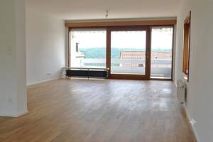 Erleben Sie edles Parkett und erfrischende Waldluft in Ihrem exklusiven Zuhause am Stuttgarter Frauenkopf. – 70184 Stuttgart – Vorschaubild 2