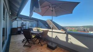 Kapitalanlage: Vermietete 2-Zimmer-Maisonette mit Dachterrasse & Atrium-Ausblick – lichtdurchflutet direkt an der Fußgängerzone in Fürth – 90762 Fürth – Vorschaubild 2