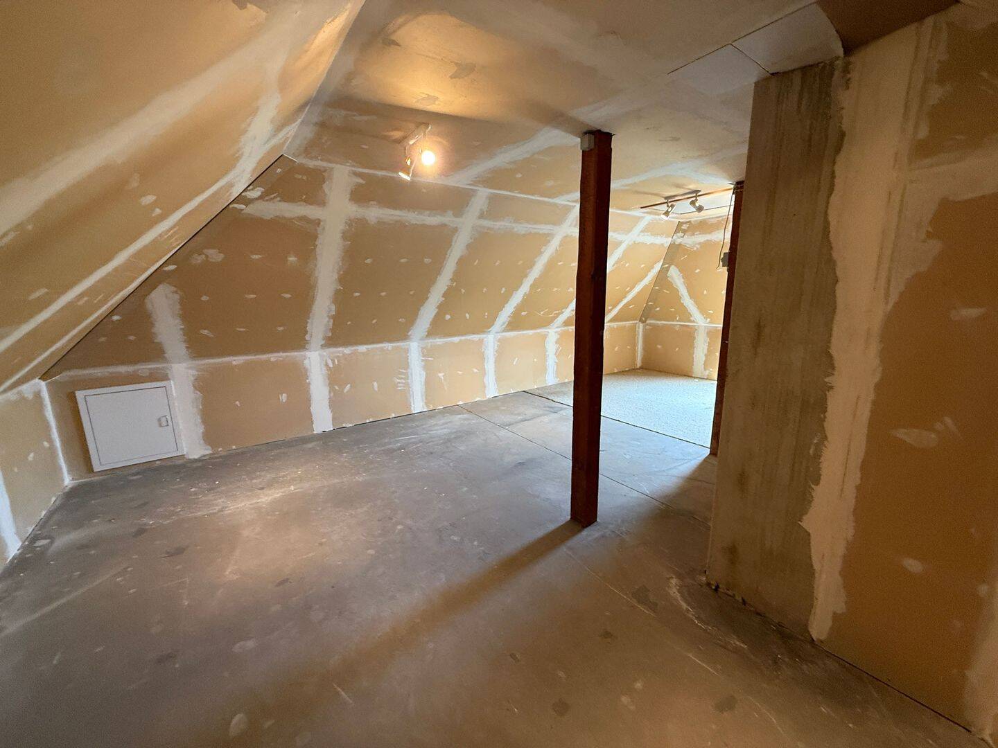 Großzügiges Ein- bis Zweifamilienhaus mit Garten, Garage, Keller, Billardzimmer mit Bar. – Stapelfeld – Vorschaubild 8